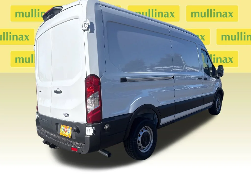 New 2027 White Ford Base image 3