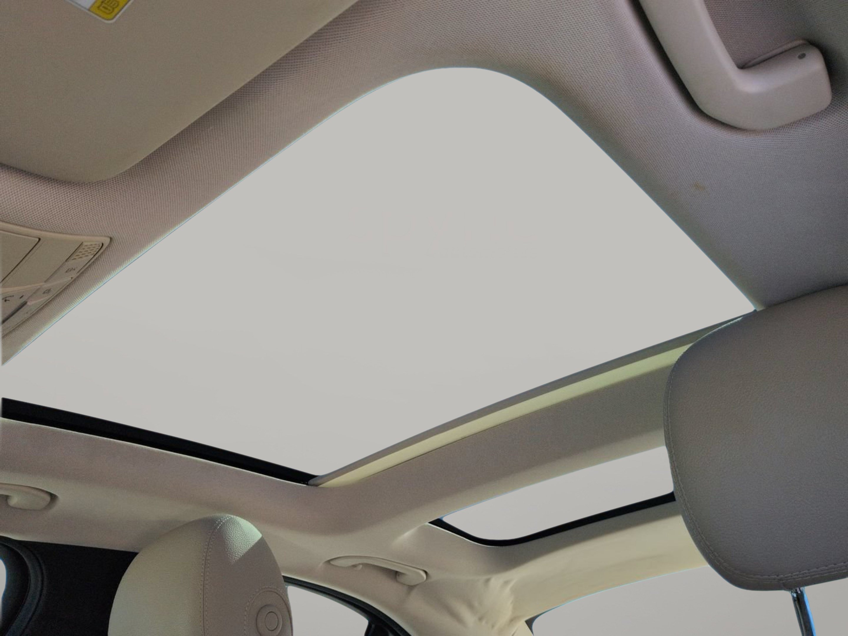 Used 2015 Polar White Mercedes-Benz C 300 image 24