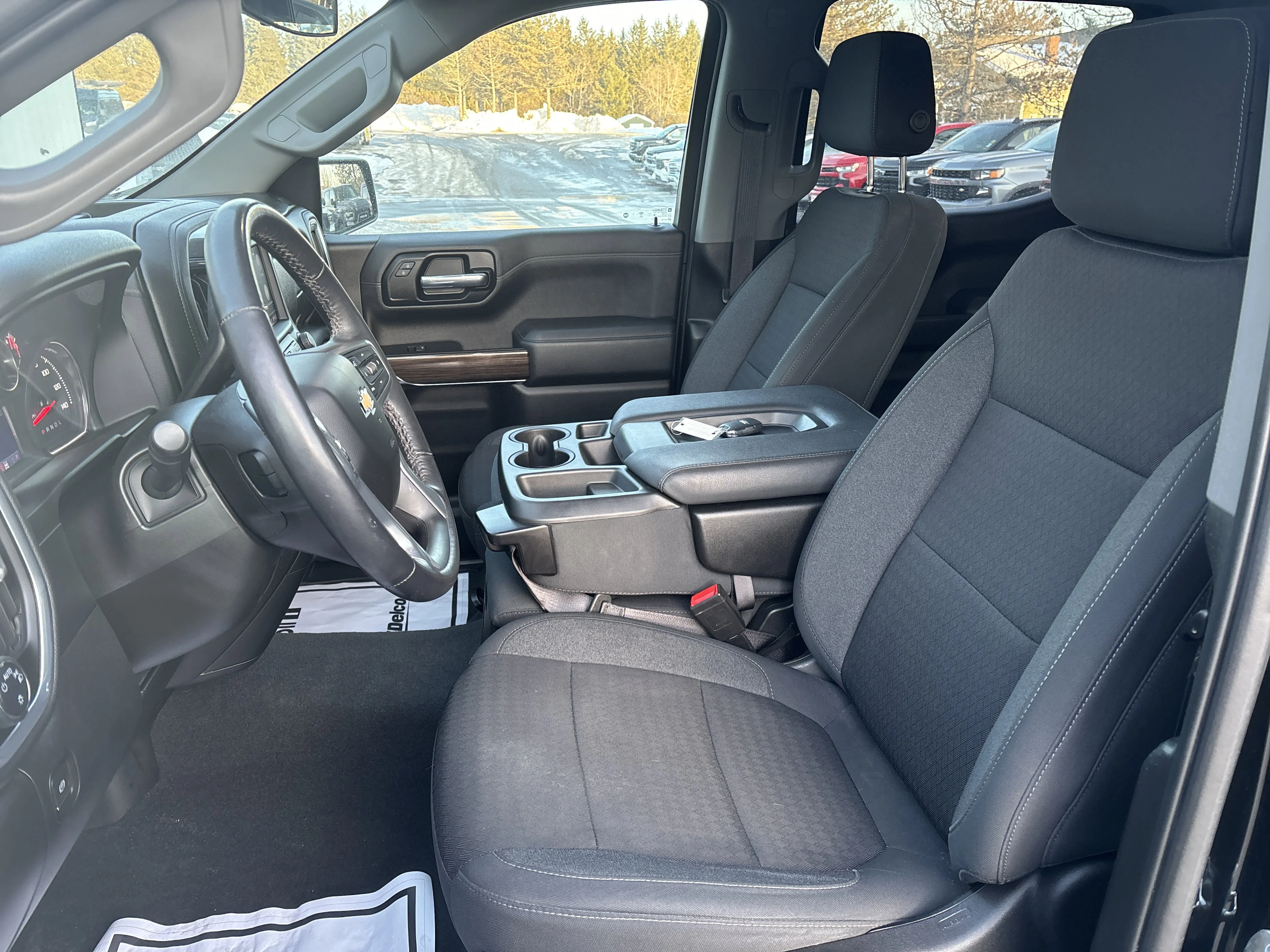 2022 Chevrolet Silverado 1500 LT - Photo 10