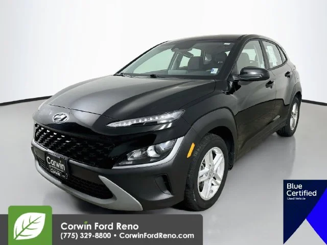 Used 2022 Ultra Black Hyundai SE image 4