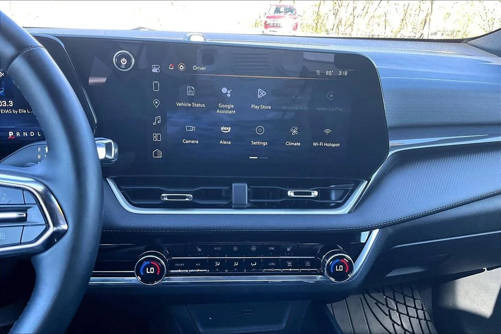 Used 2025 Green Chevrolet LT image 19