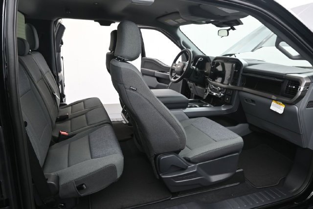 New 2026 Agate Black Metallic Ford XLT image 33