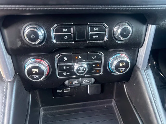 Used 2024 Black GMC SLE image 19