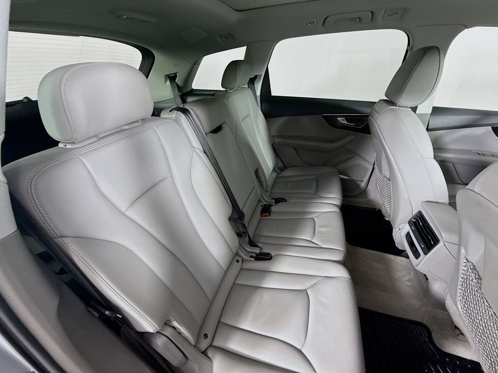 Used 2021  Audi 45 Premium Plus image 26