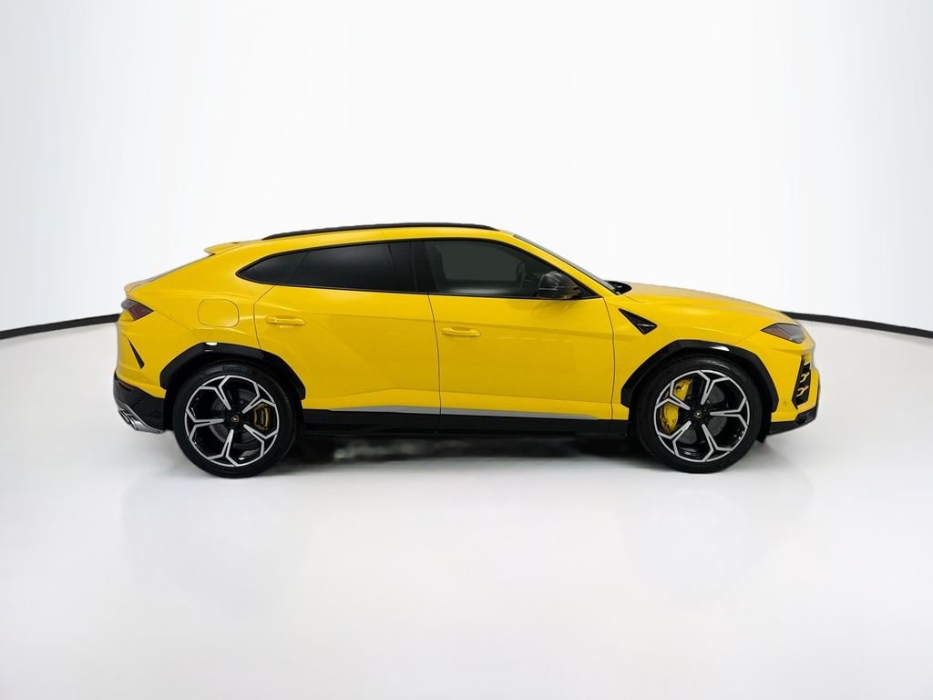 Used 2019 Black Lamborghini Base image 4