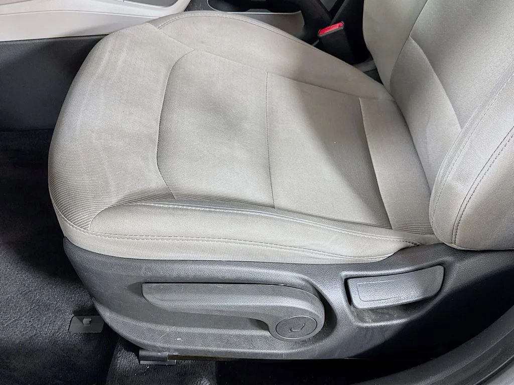 Used 2017 Gray Hyundai SE image 22