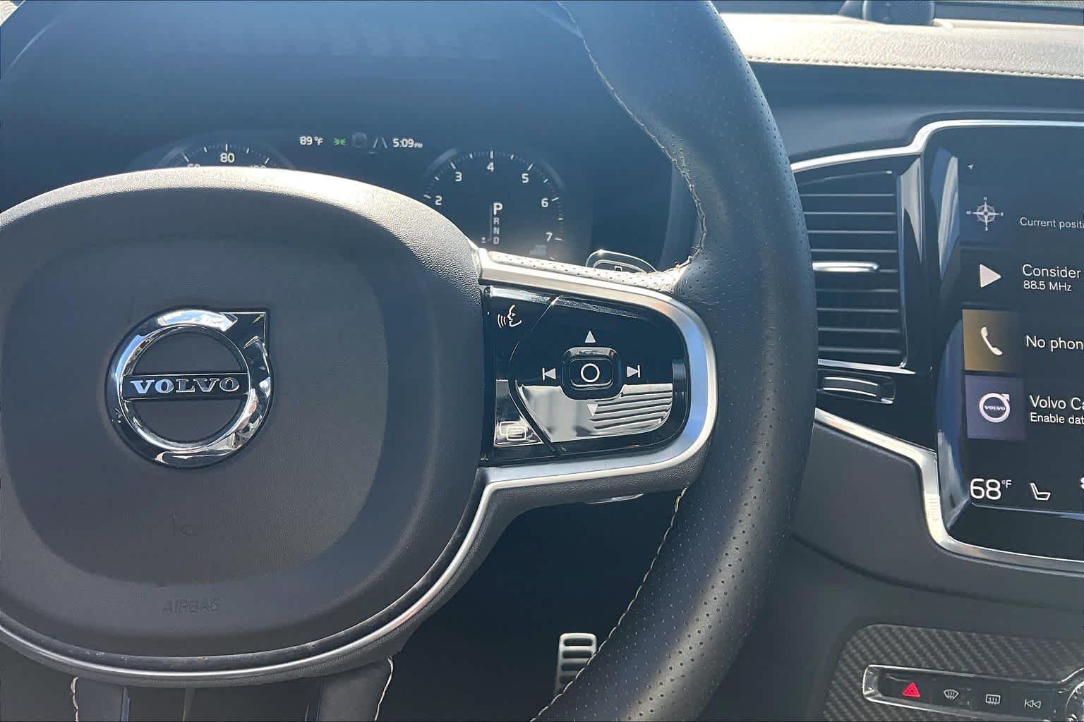 Used 2019 Osmium Grey Metallic Volvo R-Design image 25