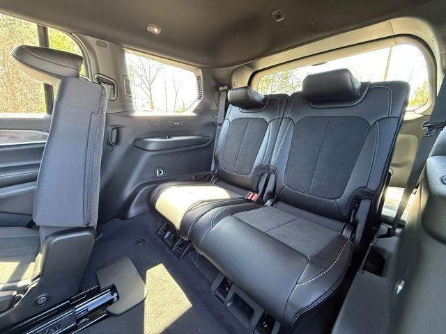 New 2026 Velvet Red Pearl-Coat Exterior Paint Jeep Laredo image 14