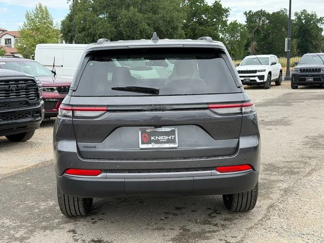 New 2026 Baltic Gray Metallic Clear-Coat Exterior Paint Jeep Limited image 7