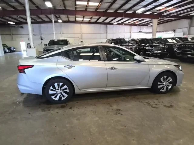 Used 2023 Silver Nissan 2.5 S image 3