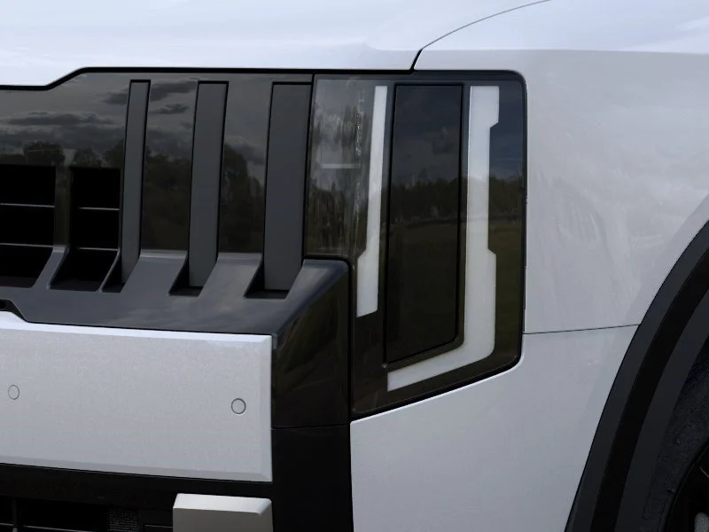New 2027 Glacial White Pearl Kia LX image 5