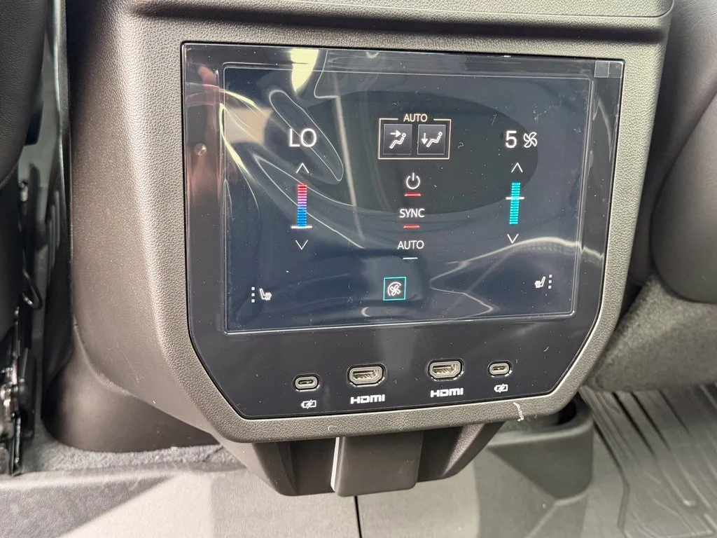 New 2027 Onyx Black GMC AT4 Ultimate image 36