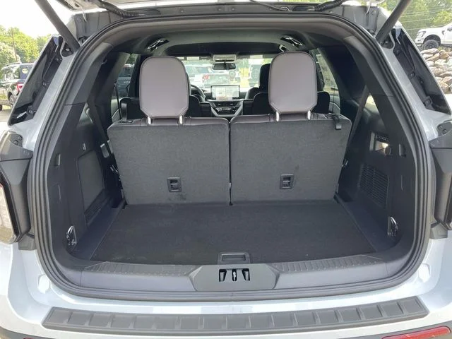New 2026 Space White Metallic Ford Platinum™ image 9