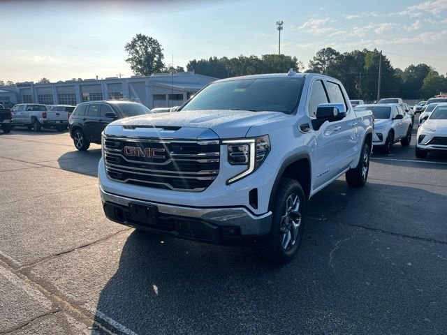 Used 2024 White GMC SLT image 37
