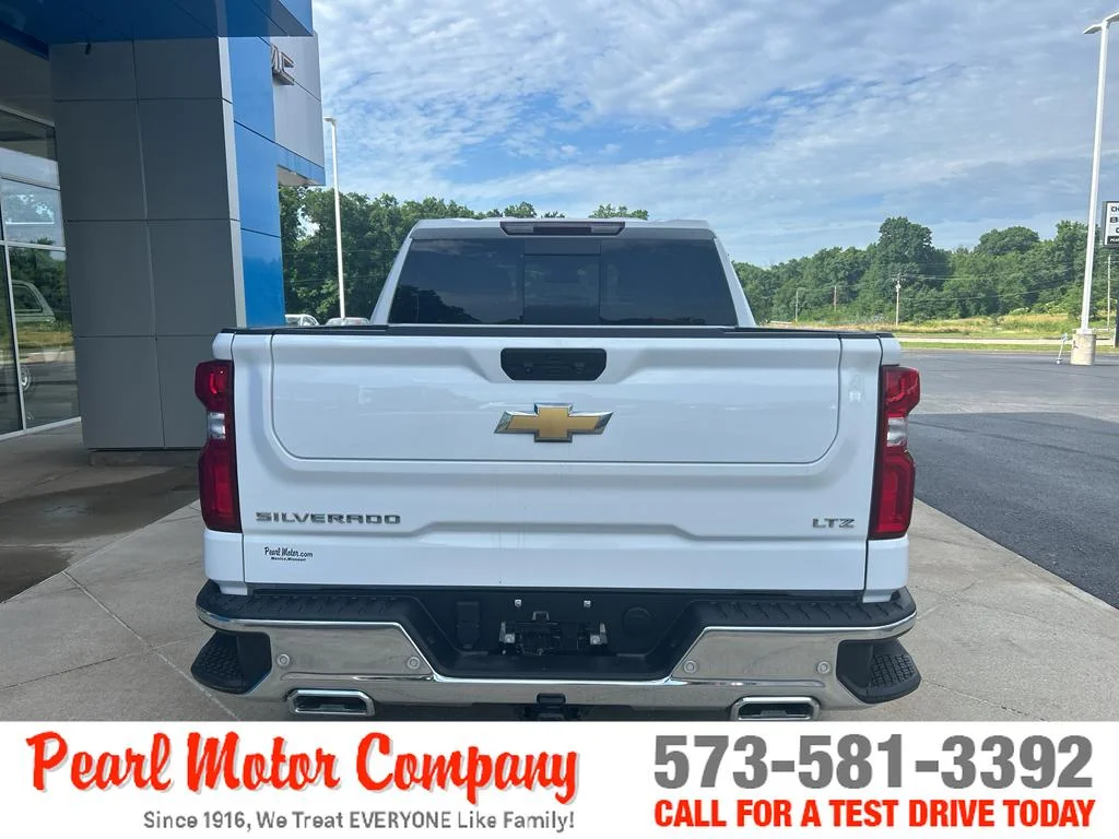 Used 2024 Summit White Chevrolet LTZ image 5