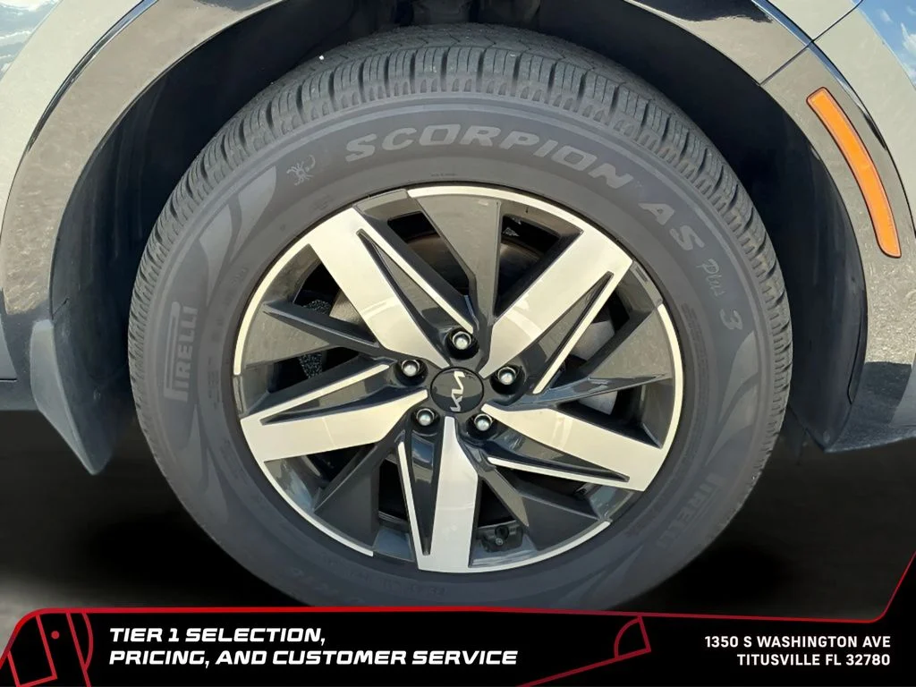 Used 2022 Gray Kia EX image 36