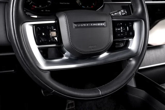 Used 2025 Santorini Black Metallic Land Rover SV image 31