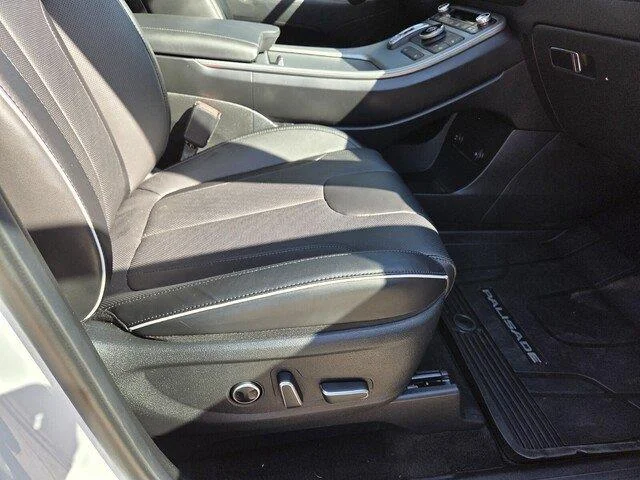 Used 2025 Hyper White Hyundai XRT image 31