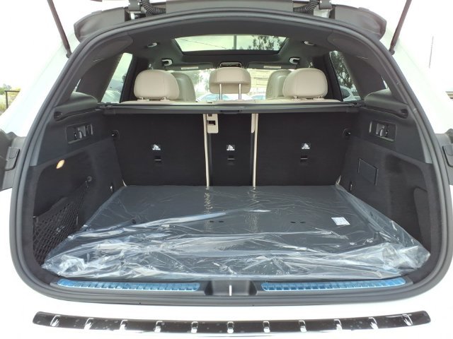 New 2027 White Mercedes-Benz GLC 300 image 23