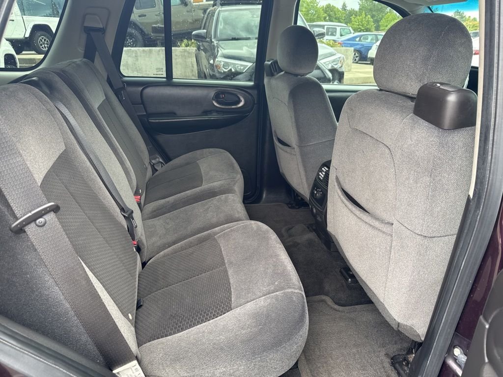 Used 2009 Red Chevrolet LT image 12