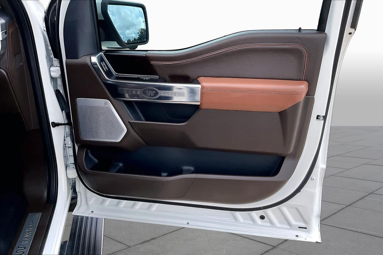 Used 2024 Star White Metallic Tri-Coat//Darkened Bronze Ford King Ranch image 23