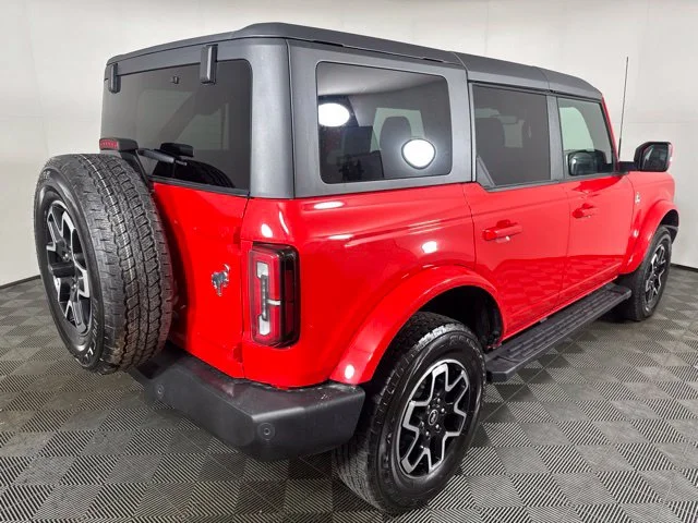 Used 2023 Red Ford Outer Banks image 3