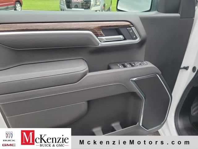 New 2026 Sterling Metallic GMC Elevation image 11