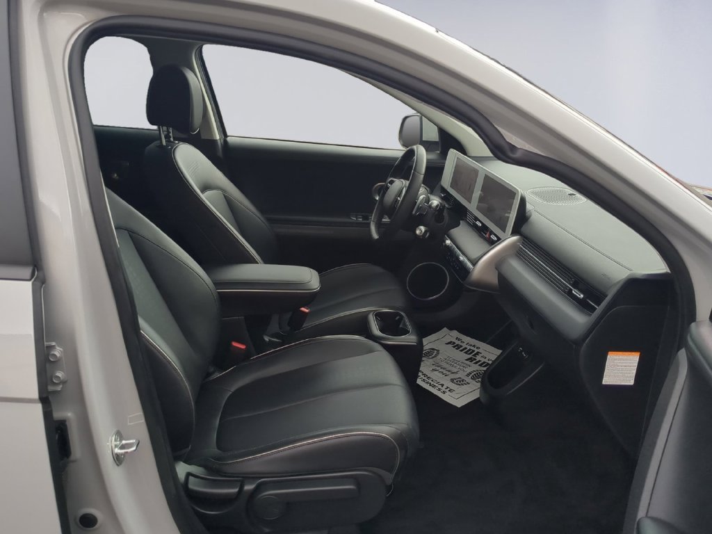 Used 2023 Gray Hyundai SEL image 17