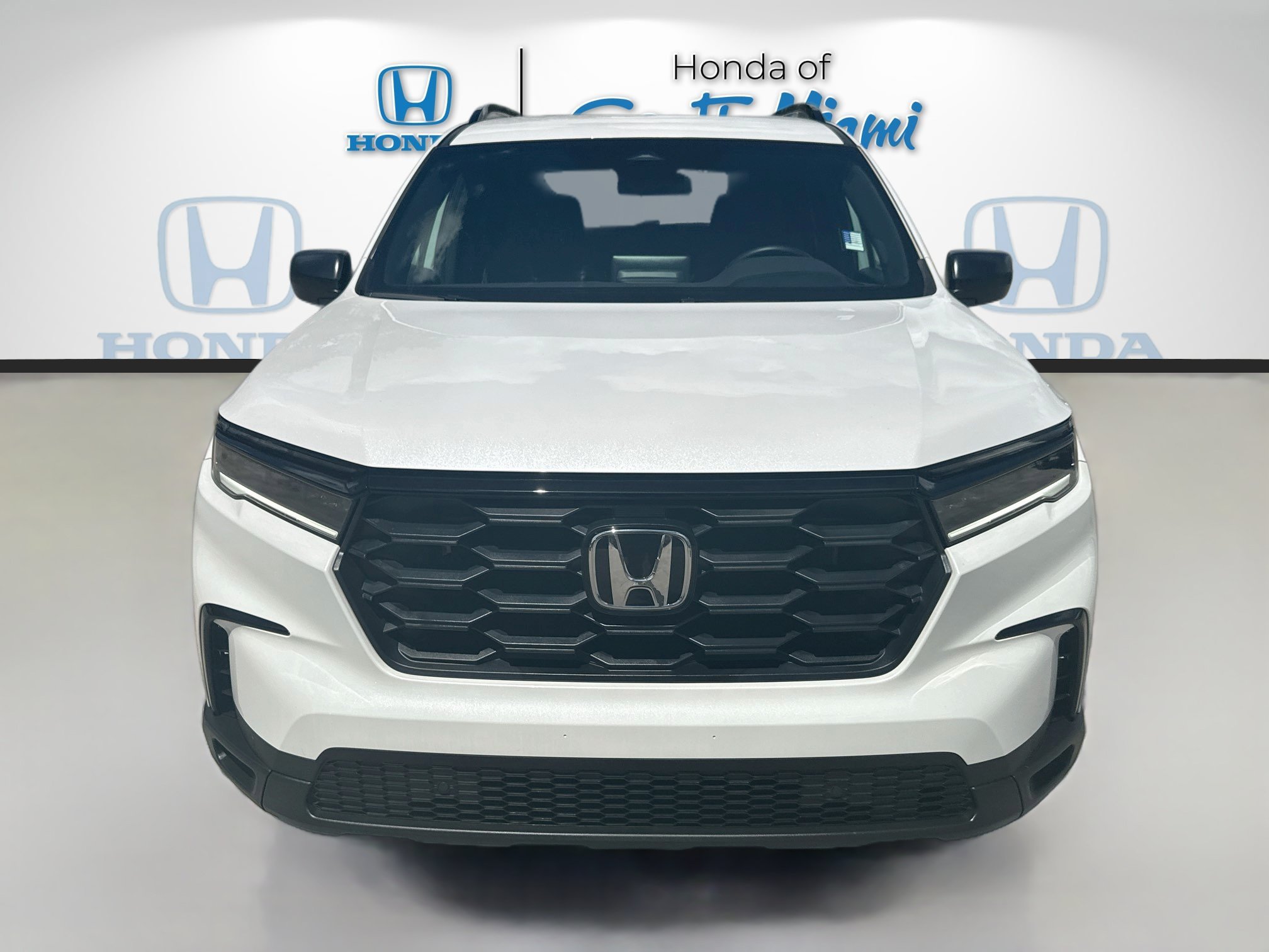 Used 2025  Honda Sport image 2