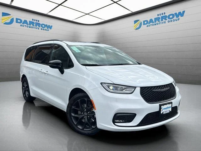 2026 Chrysler Pacifica Limited - Photo 8