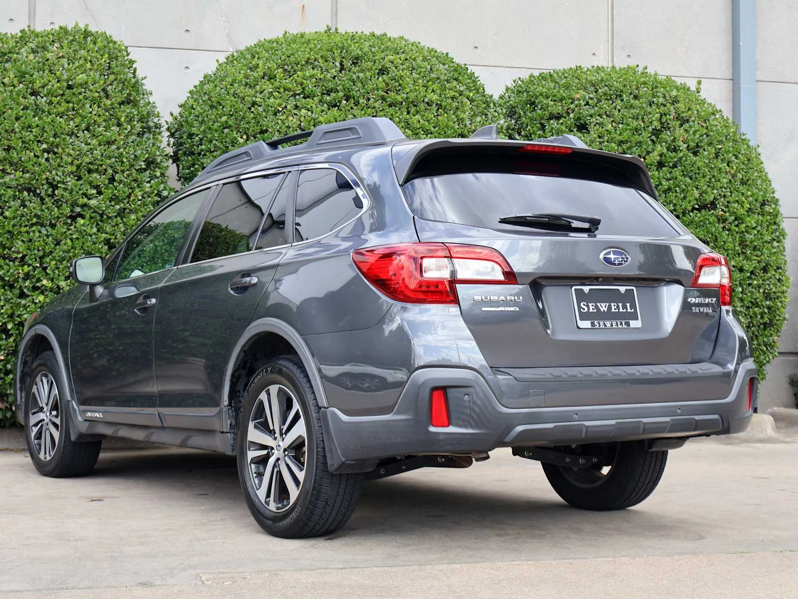 Used 2019 Magnetite Gray Metallic Subaru Limited image 10