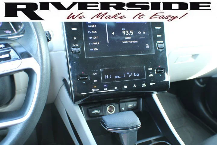 Used 2024 Dark Gray Metallic Hyundai SEL image 10