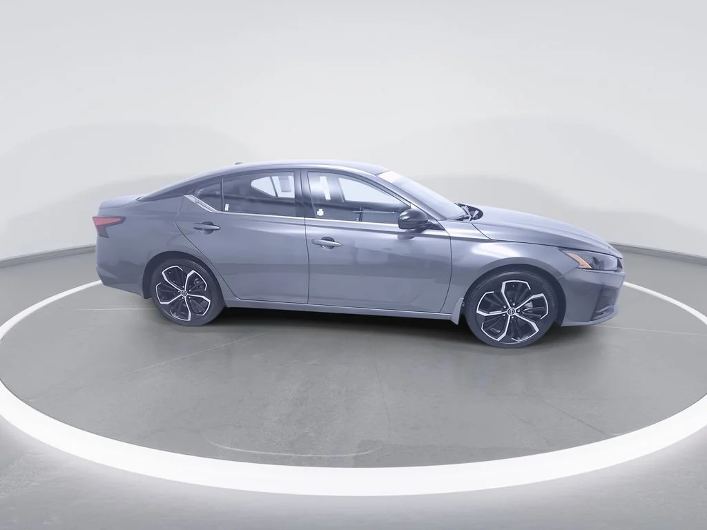 Used 2025 Gray Nissan 2.5 SR image 8