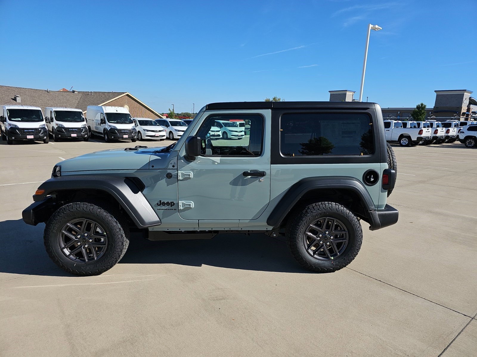 New 2027 Earl Clearcoat Jeep Sport S image 2