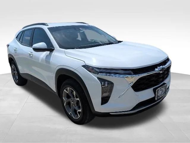 Used 2025 White Chevrolet LT image 1