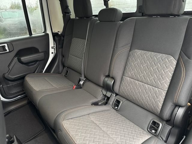 New 2026 Bright White Clear-Coat Exterior Paint Jeep Mojave image 20