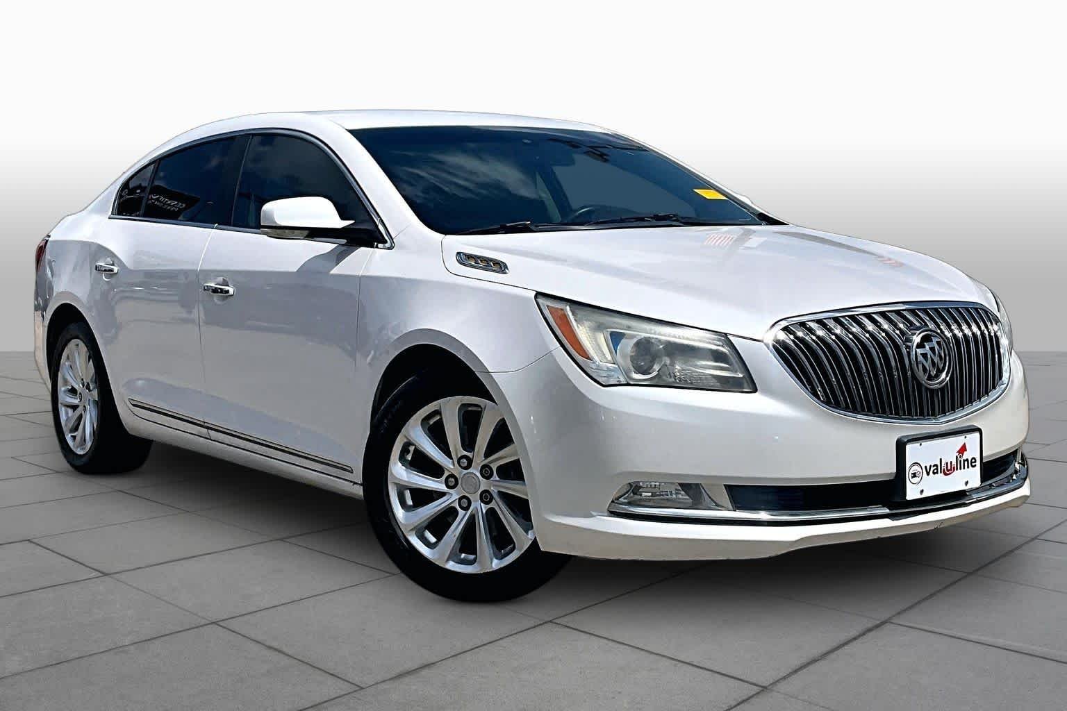Used 2015 White Frost Tricoat Buick Leather image 2
