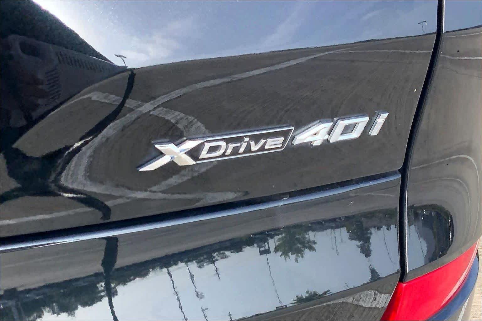 Used 2022 Black Sapphire Metallic BMW xDrive40i image 10
