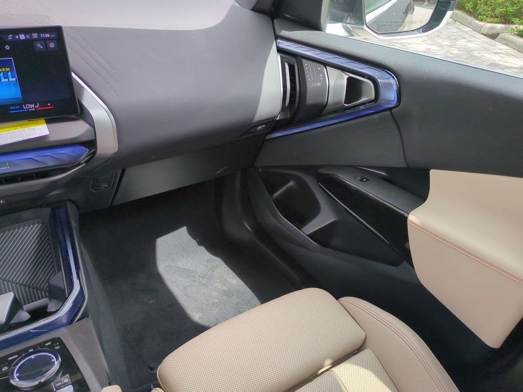 2026 BMW X3 30 - Photo 17