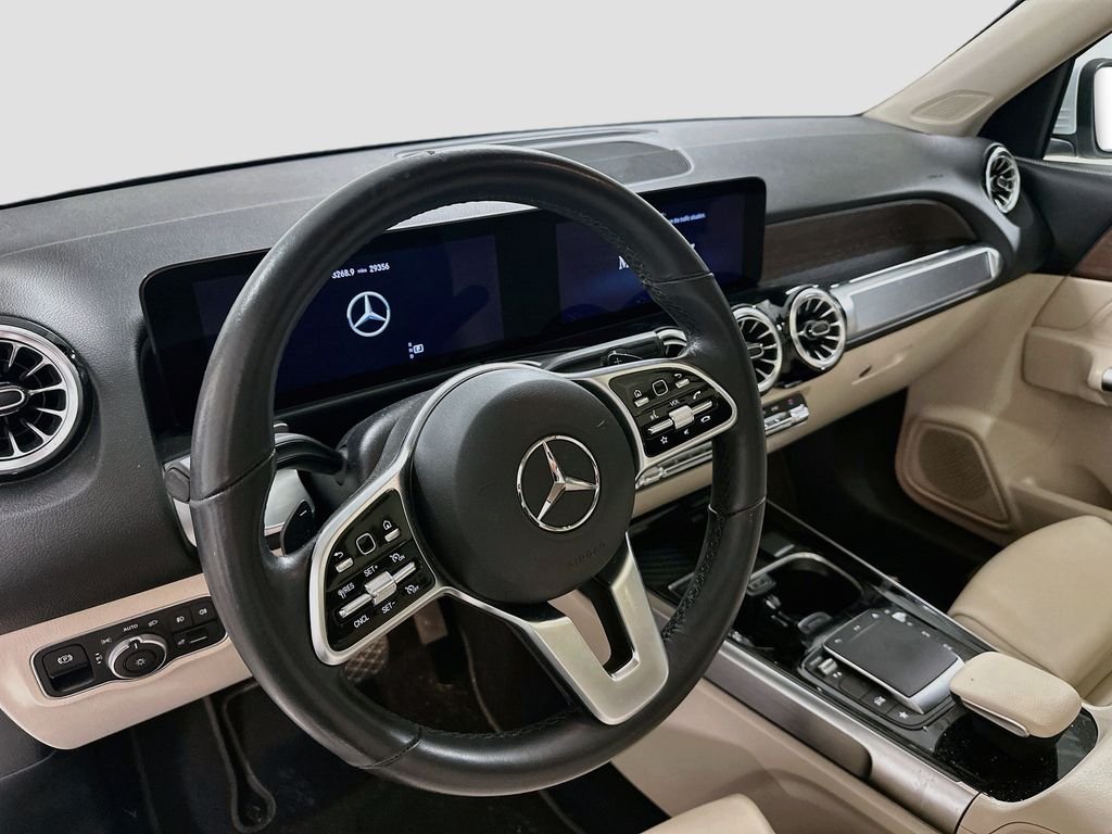 Used 2023 White Mercedes-Benz GLB 250 image 4