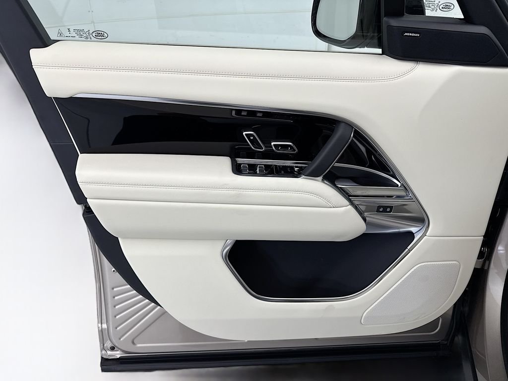 New 2026 Batumi Gold Land Rover SE image 24