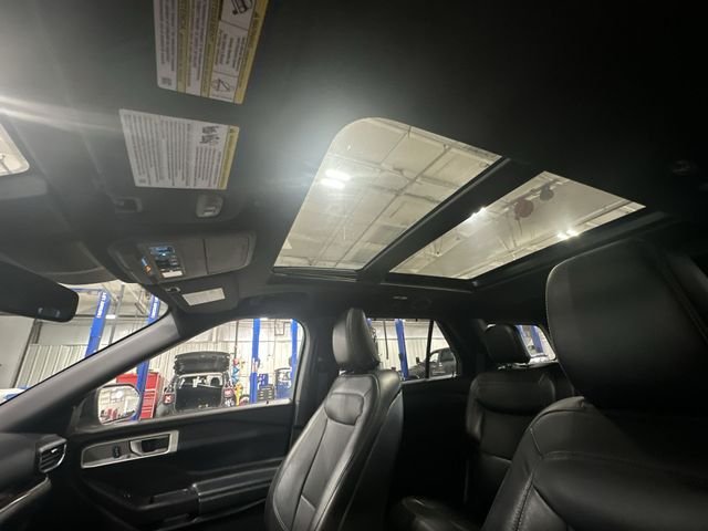 Used 2020 Silver Metallic Ford Limited image 20