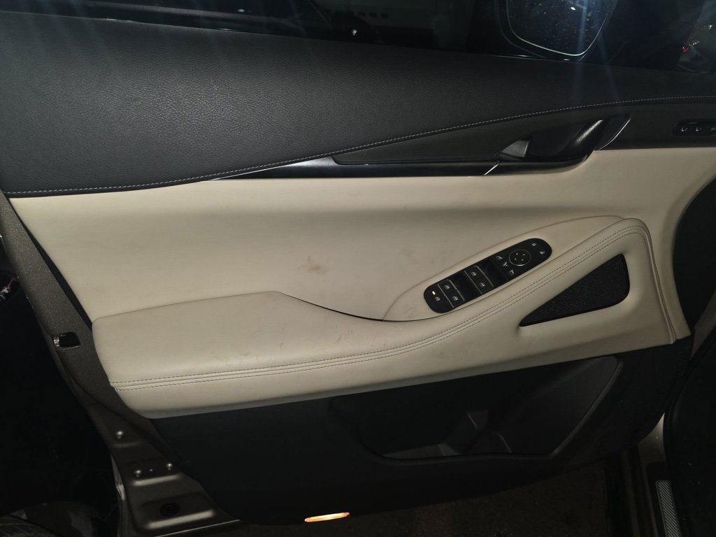 Used 2024 Silver INFINITI LUXE image 25