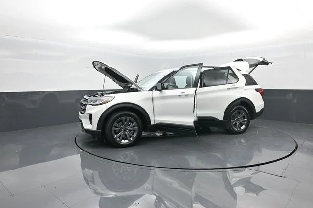 New 2026 Star White Metallic Tri-Coat Ford Active image 41