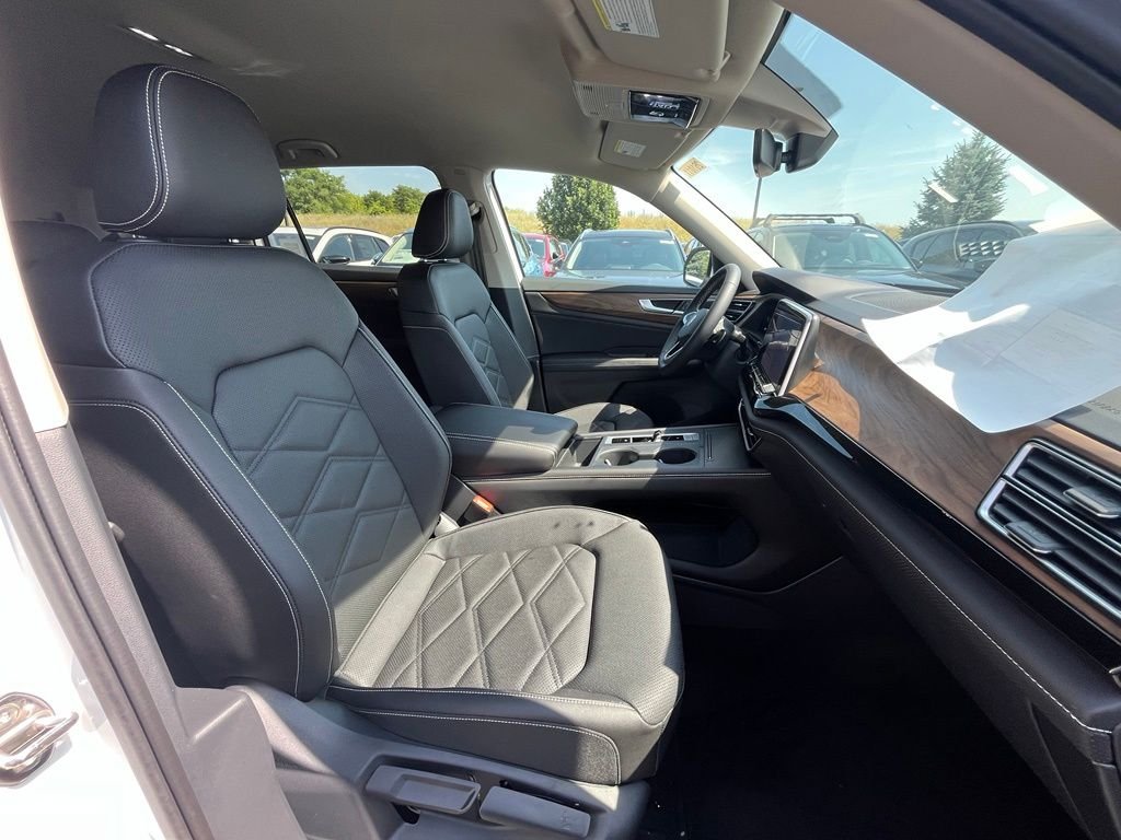 New 2026 White/off-white Volkswagen 2.0T SE image 12