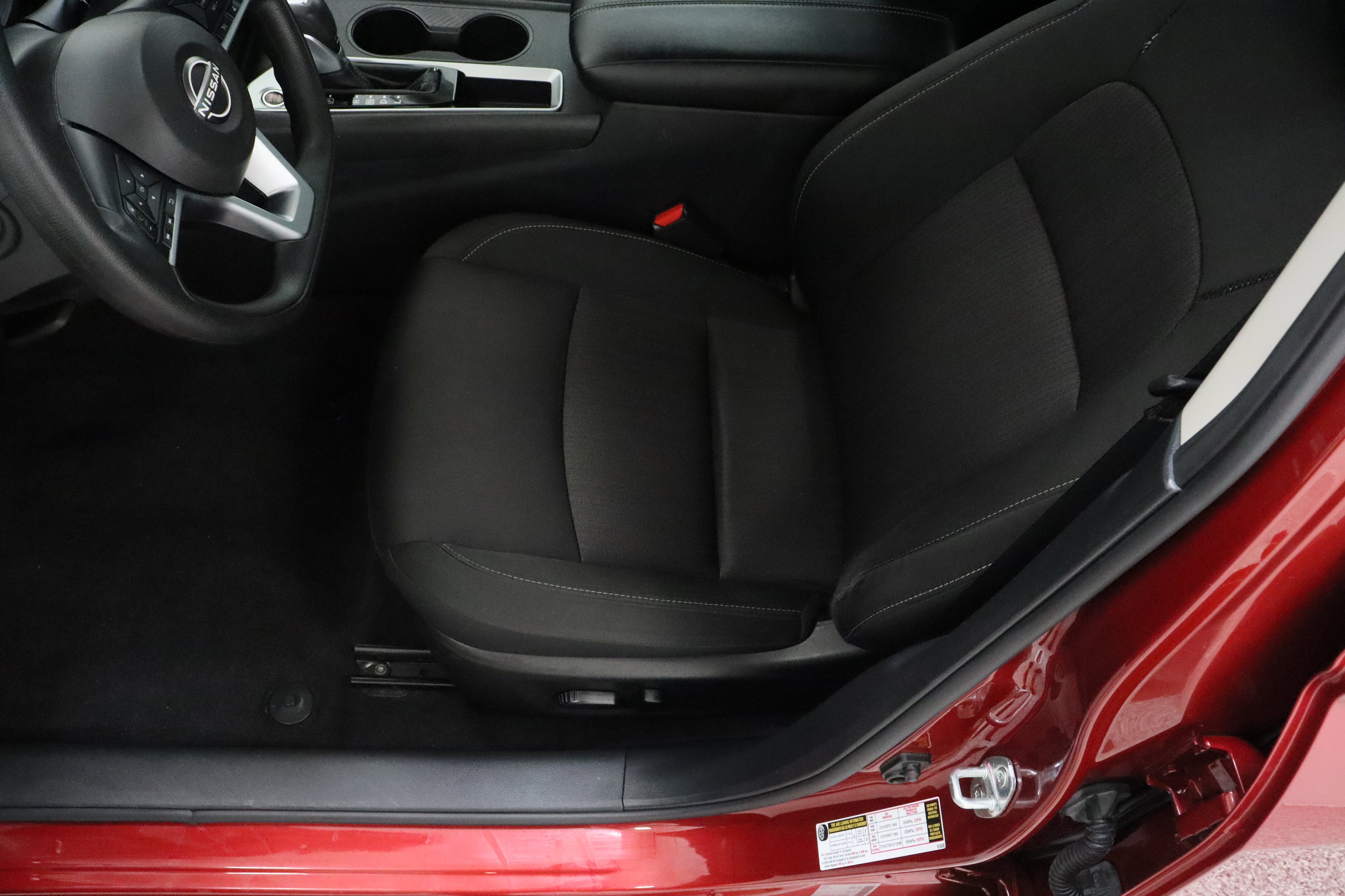 2025 Nissan Altima SV - Photo 15