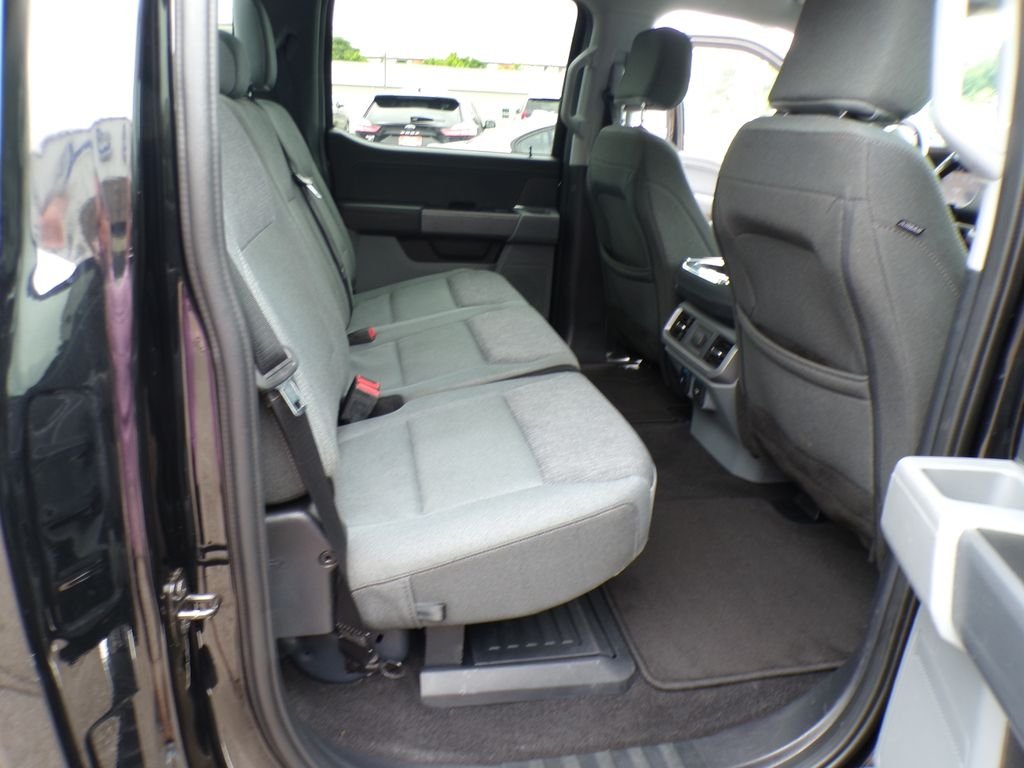 Used 2024 Black Metallic Ford XLT image 27