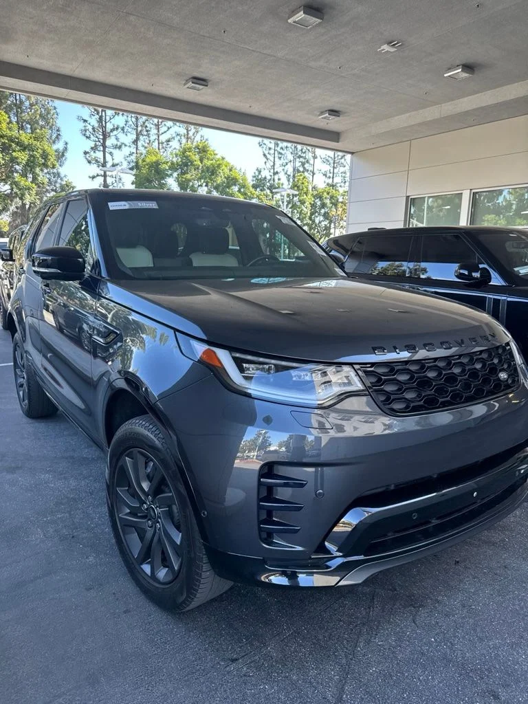 Used 2023 Silver Land Rover S R-Dynamic image 2