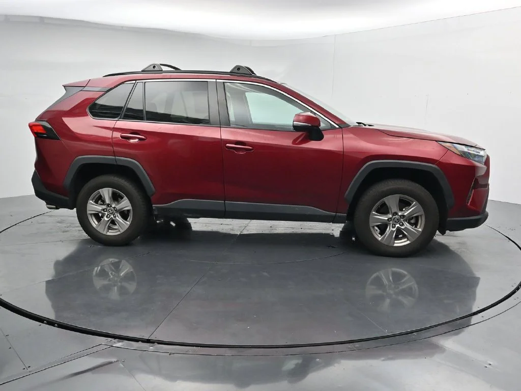 Used 2022 Red Toyota XLE image 8