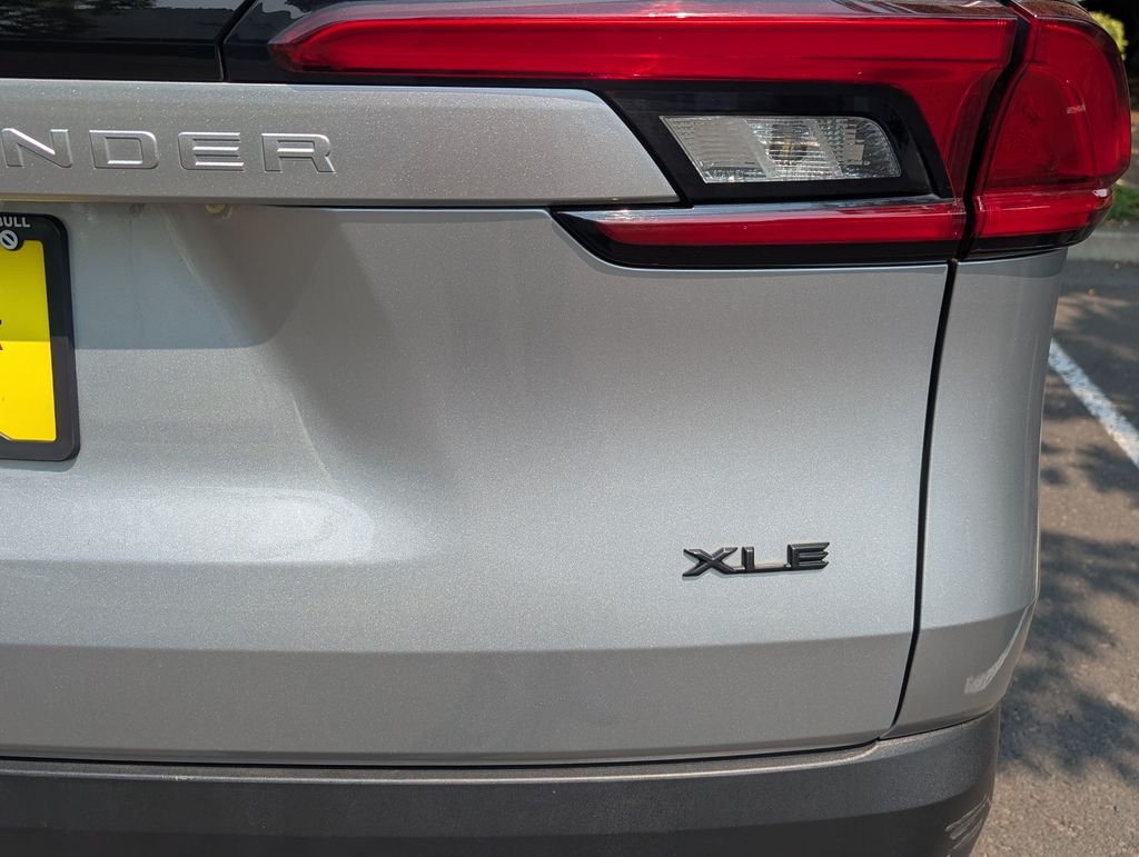 Used 2024 Silver Toyota XLE image 19